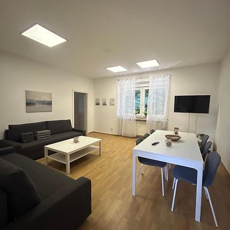 Gemuetliche Ferienwohnung - Voll Ausgestattet, Zentral Aber Ruhig ! Wuppertal Eksteriør bilde