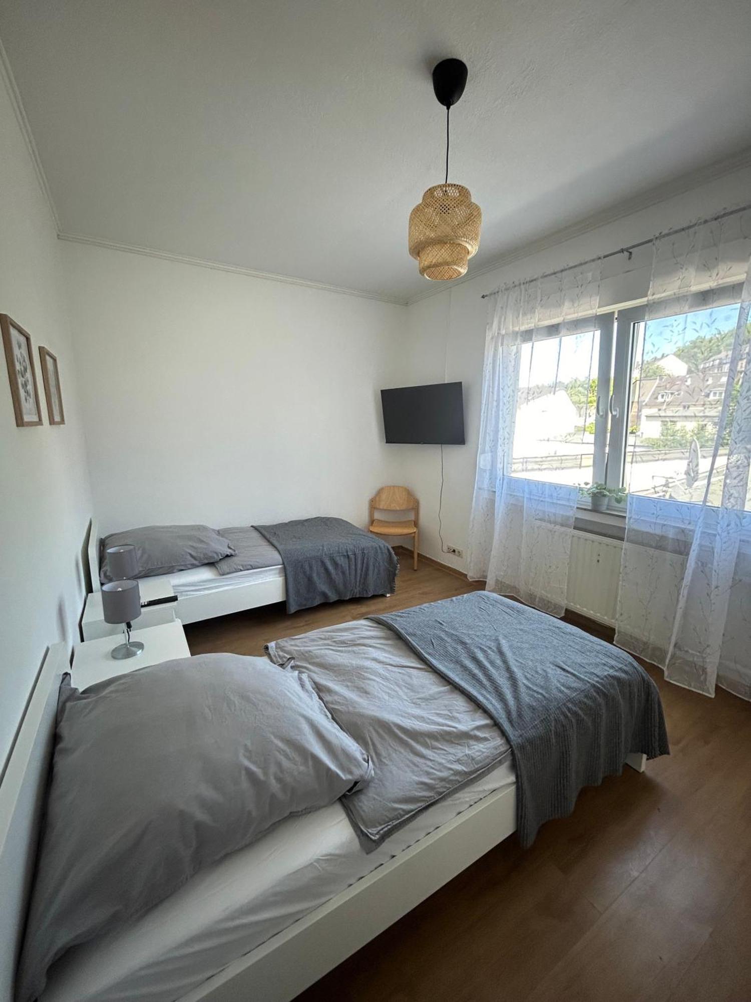 Gemuetliche Ferienwohnung - Voll Ausgestattet, Zentral Aber Ruhig ! Wuppertal Eksteriør bilde