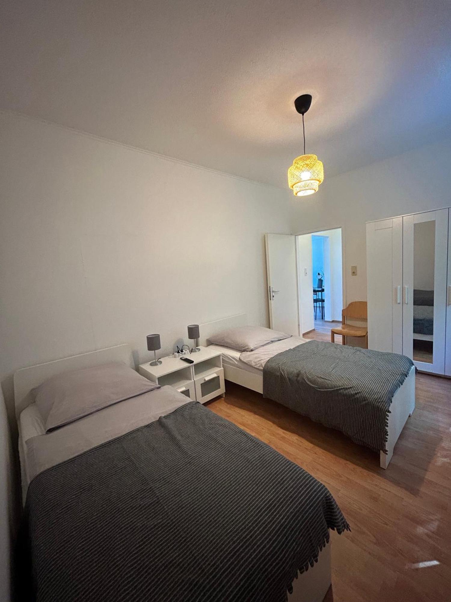 Gemuetliche Ferienwohnung - Voll Ausgestattet, Zentral Aber Ruhig ! Wuppertal Eksteriør bilde