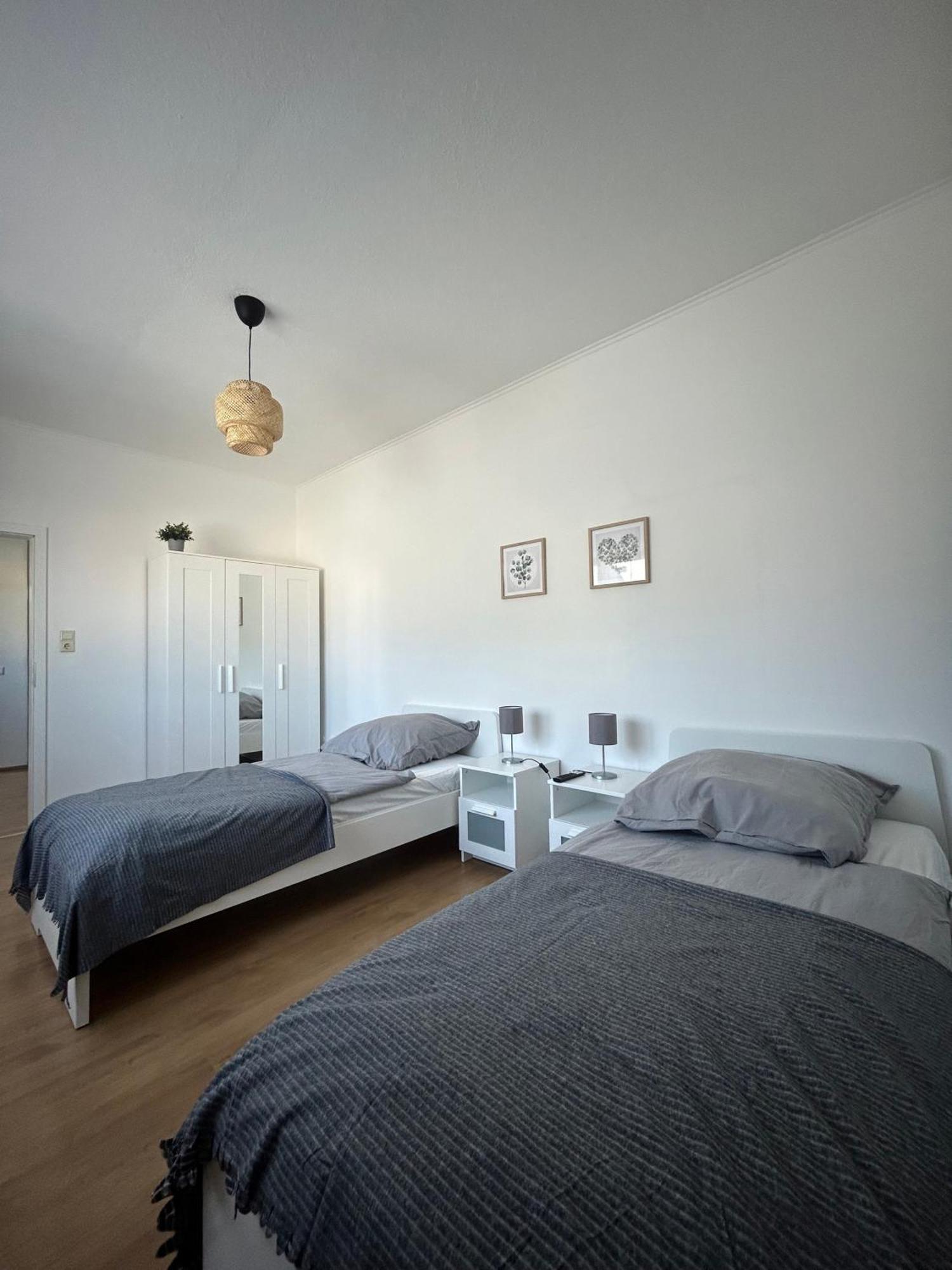 Gemuetliche Ferienwohnung - Voll Ausgestattet, Zentral Aber Ruhig ! Wuppertal Eksteriør bilde